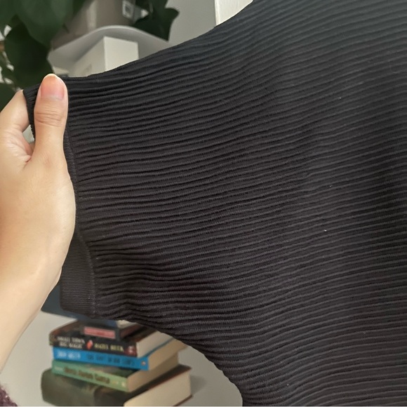 {Aritzia} 🔷 Babaton Cropped top - Picture 5 of 5